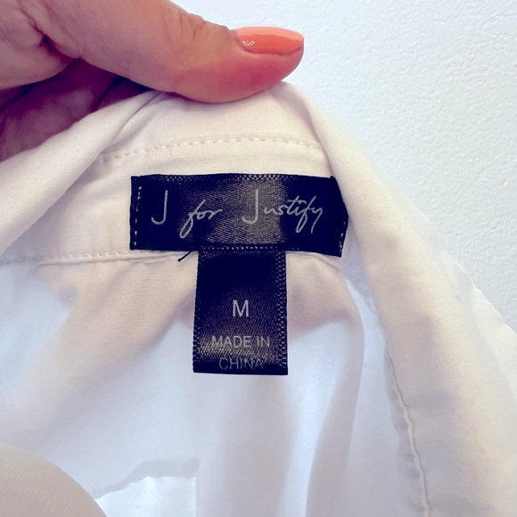 J for Justify White Button Down Hidden Buttons Collared - Size M - Picture 3 of 4